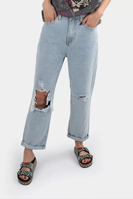 CALÇAS DE GANGA COM ROTO